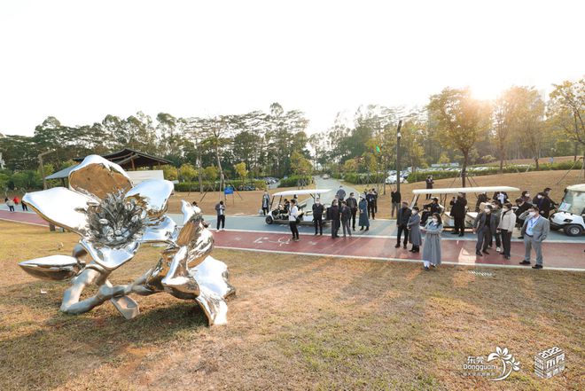 IM电竞 IM电竞平台12件雕塑作品坐落黄旗南东莞首届城市空间艺术邀请展开幕（附视频）(图2)