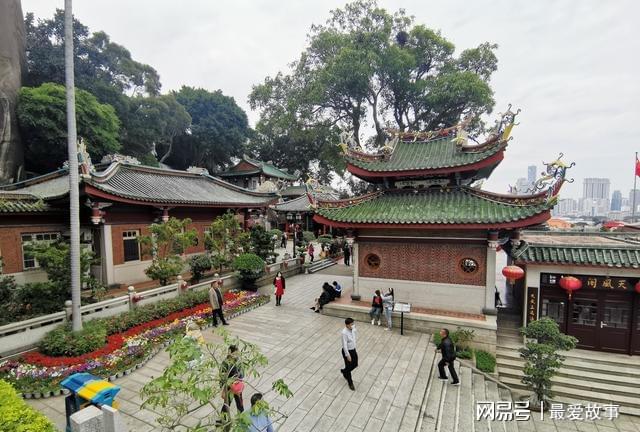 厦门距今400多年的寺庙IM电竞 电子竞技平台李叔同在此修行山上全是石刻(图1)