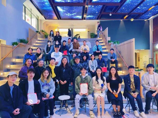 致敬“探索的每一步”！“心象造境”作品展发出青年艺术家心声！IM电竞 IM电竞app(图1)