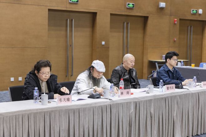 公共艺术助力空间品质IM电竞 IM电竞app提升：“上海雕塑艺术大家谈”专家座谈会召开(图4)